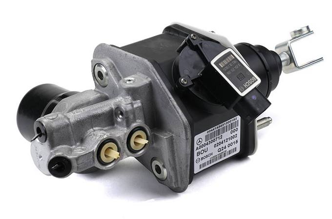 Mercedes Brake Master Cylinder (w/ Sensotronic Brake Control) 0004300712